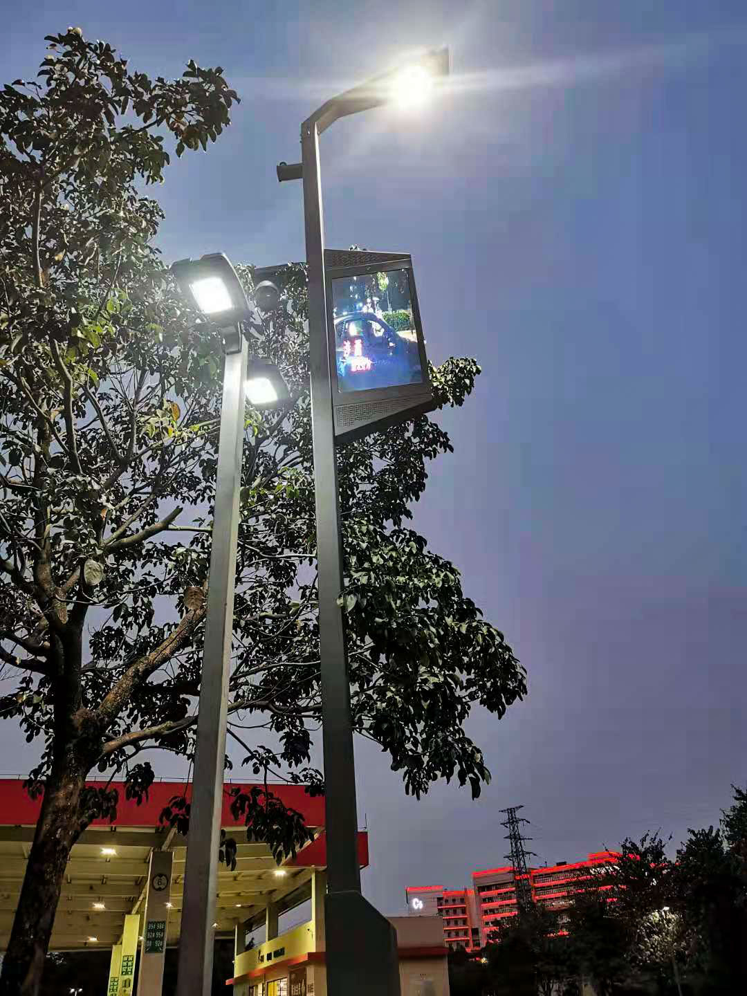 廣州服務(wù)區(qū)智慧路燈案例